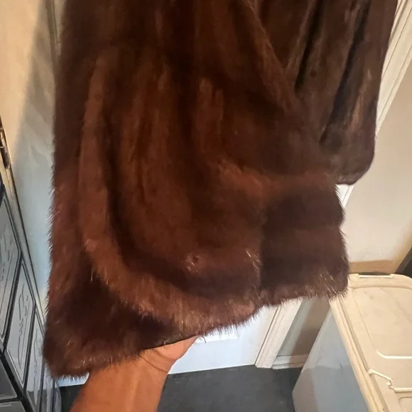 Ladies Gorgeous Natural Brown Mink Jacket - Picture 3 of 7